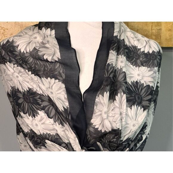 Black/White Floral Scarf/Wrap - Picture 6 of 12